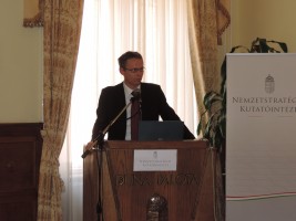Komáromi Róbert Főigazgató Nemzeti Munkaügyi Hivatal