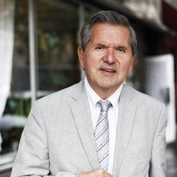 Prof. emeritus Dr. Kiss J. László